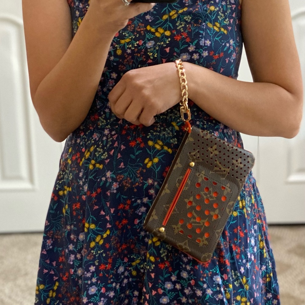 Perforated Pochette Plat - Picture 13 of 13